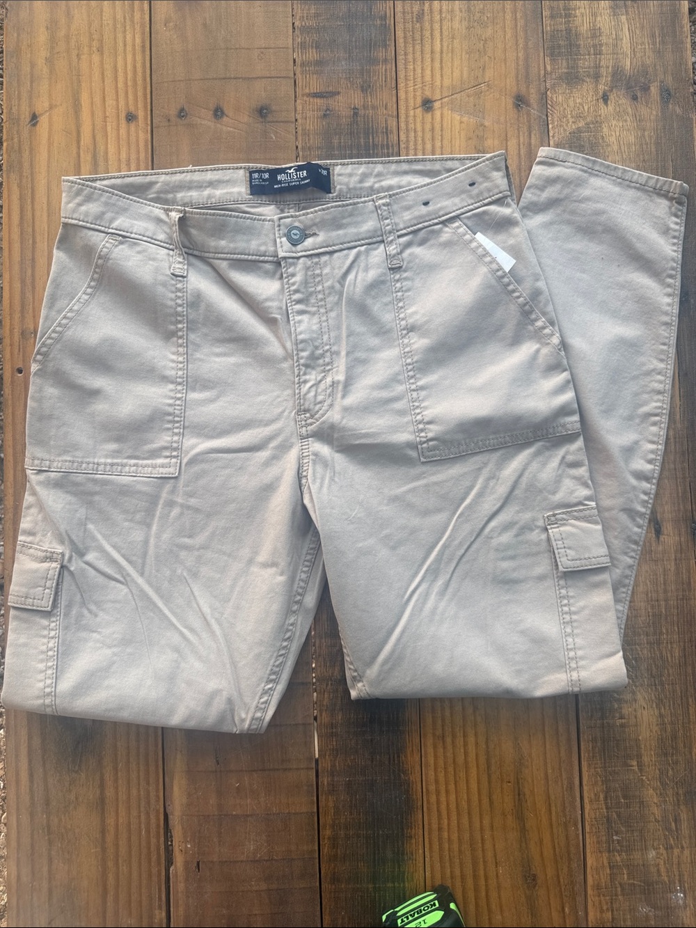 Hollister Women's Beige Skinny Cargo Pants